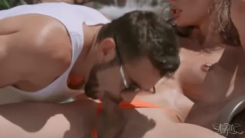 Jade Venus in hartem, spritzigem Doppelfick – Kostenlose XXX-Porno – TransFap