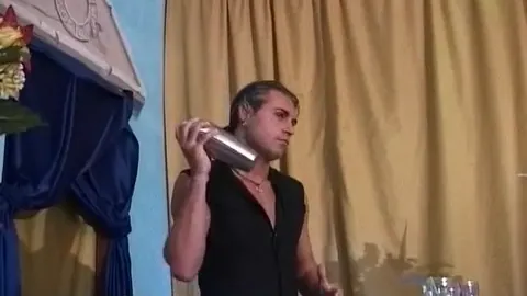 Transessuale arrapata gode una scopata con un cazzone dotato