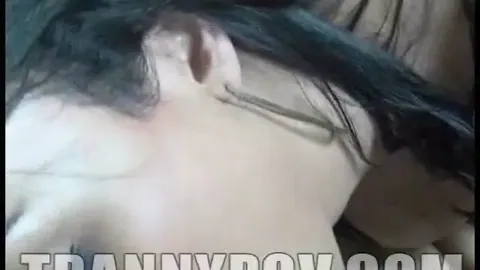 الخنزيرة ذات الشعر الأحمر تُعذَّب من قبل صديقها المتحمس