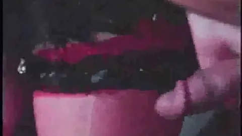 Sesso a tre con una figa bollente e vogliosa