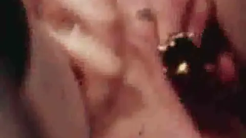 Porno amatoriale con la bella figa arrapata